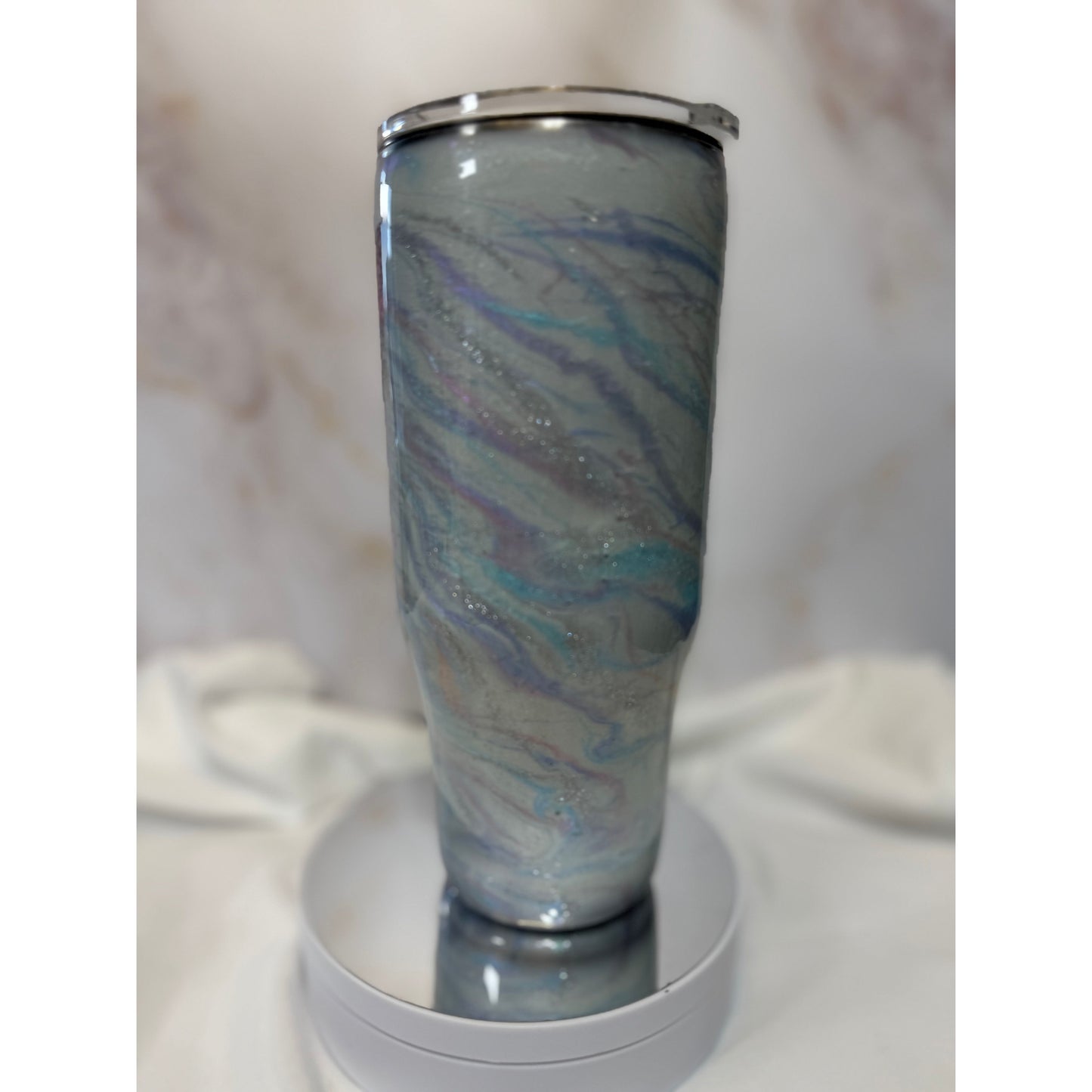 #520 UV Color Shift Ghost Mica Swirl Butter Fly 24oz with Handle