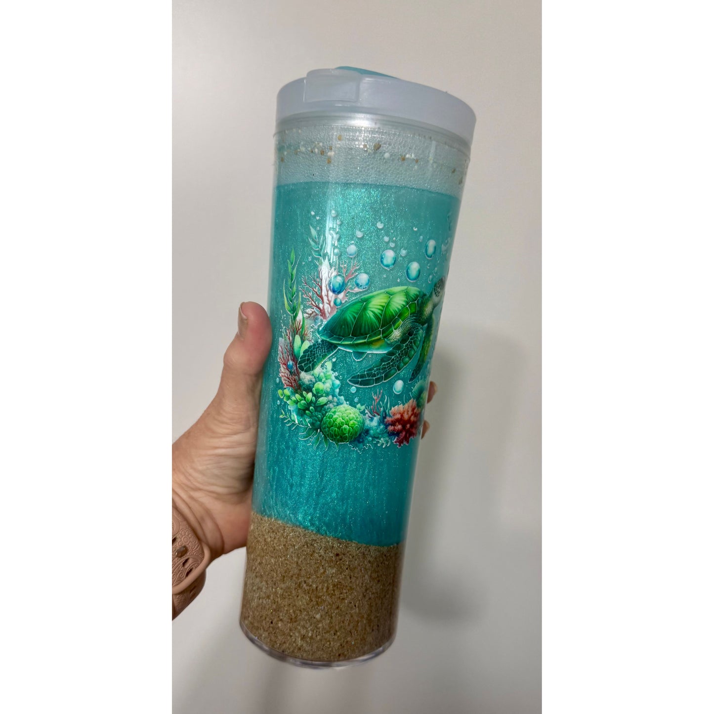 Ocean and Sand 25oz Acrylic Glow Snow Globe Cup with Hydro Lid