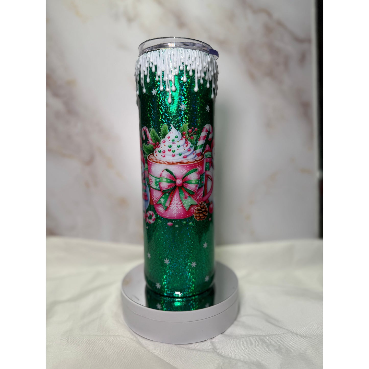 #601 Green Holiday Foil with Snow Drip Showman on 30oz Stainless